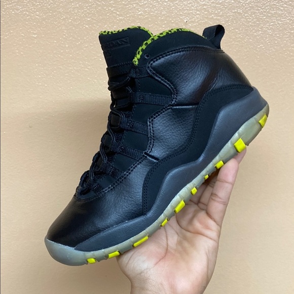 Air Jordan 10 Retro “Venom” - Picture 13 of 17